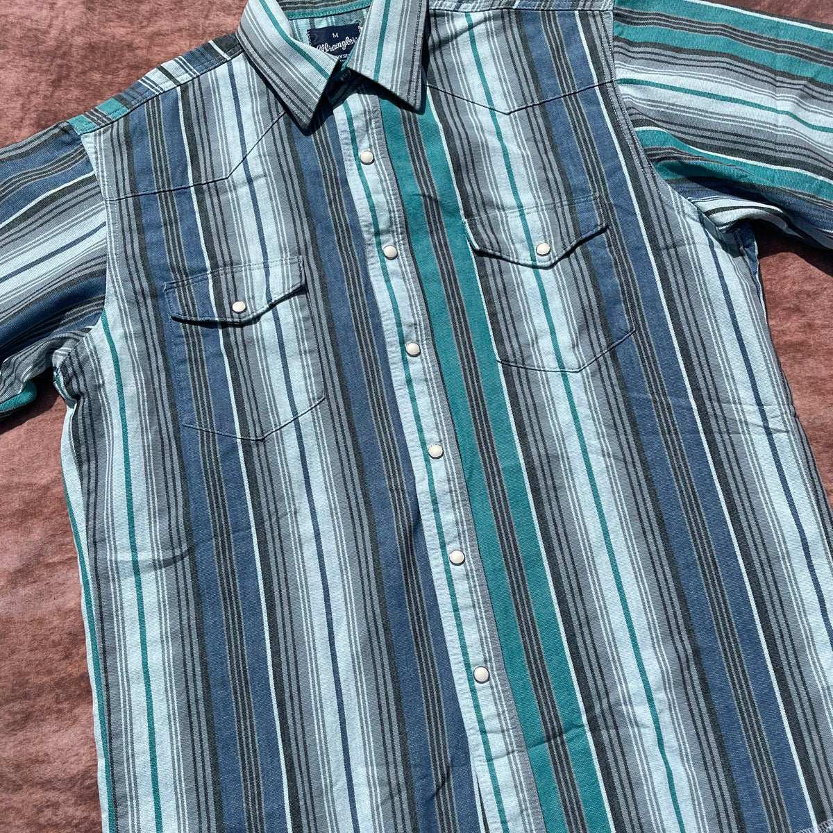 Wrangler Pearl Snap - Looser Fitting Medium (Short Sleeve)