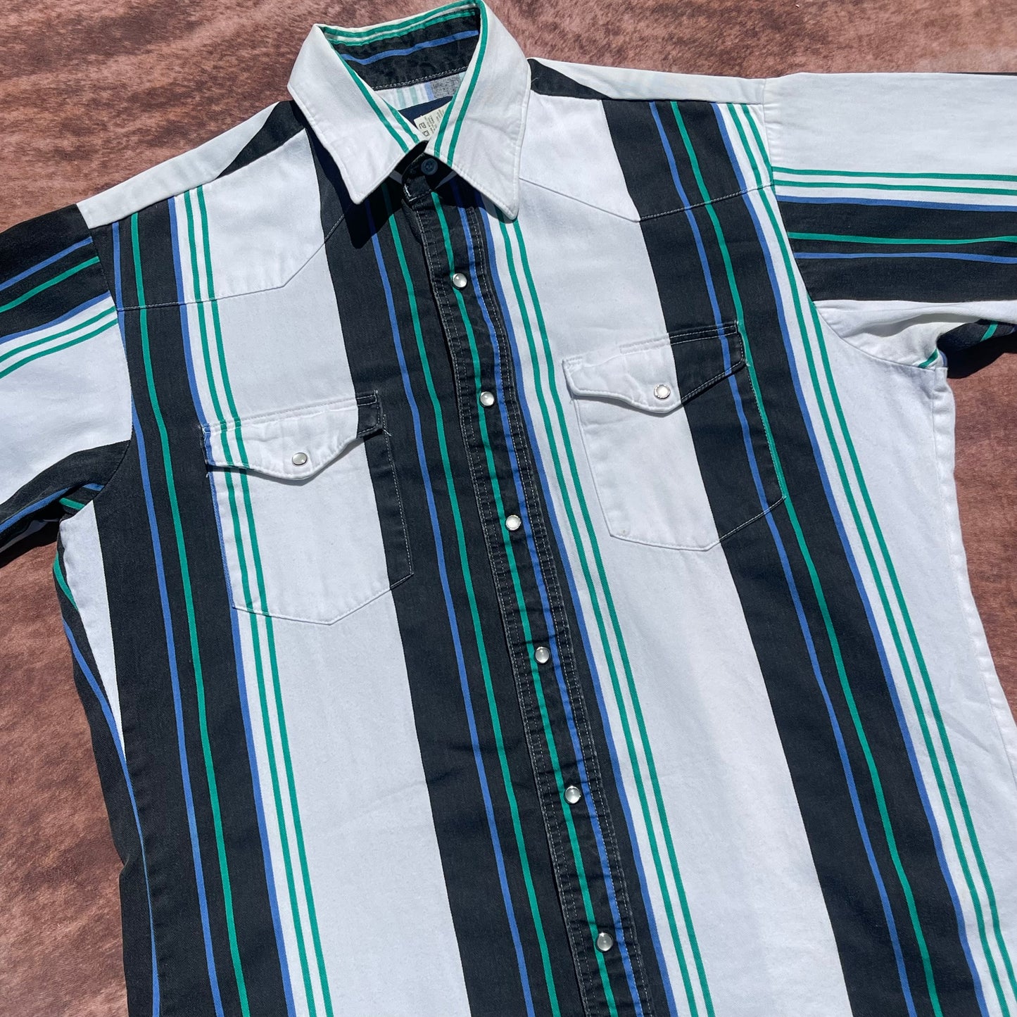 Wrangler Pearl Snap - Medium (Short Sleeve)
