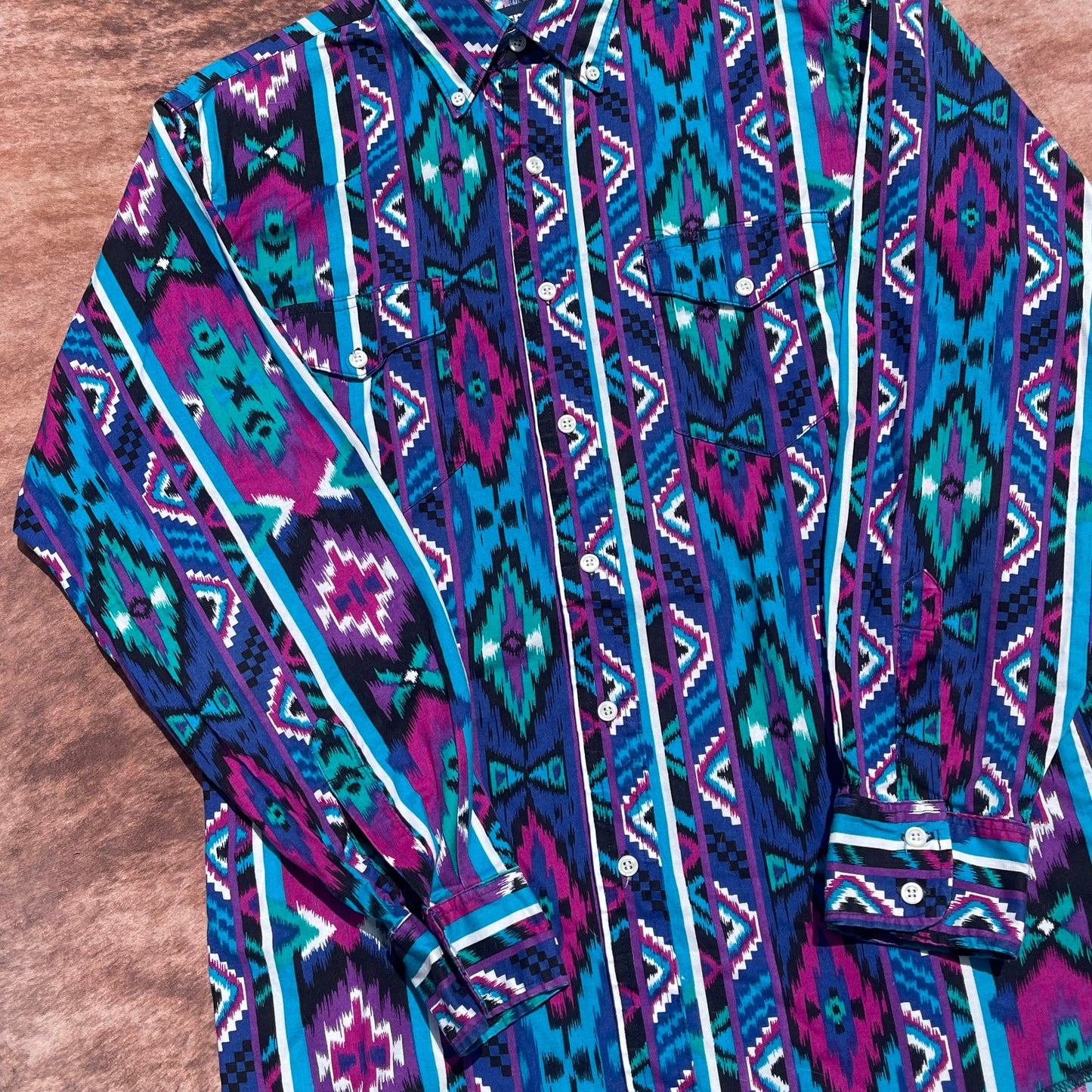 Wrangler Button Up - Medium (16-33)