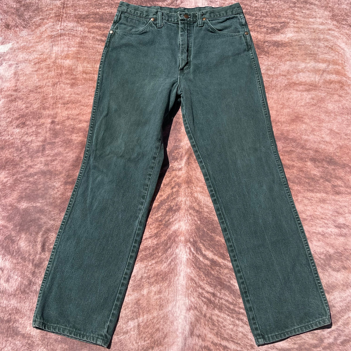 Men’s Wrangler Jeans Tag: 33X32 Measures: 30X29 (style 936WGR)(Made in the USA)