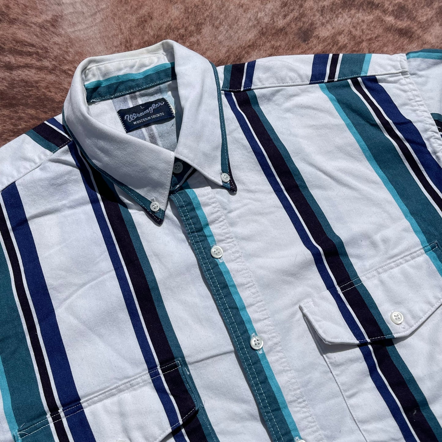 Wrangler Button Up - Large (Short Sleeve)
