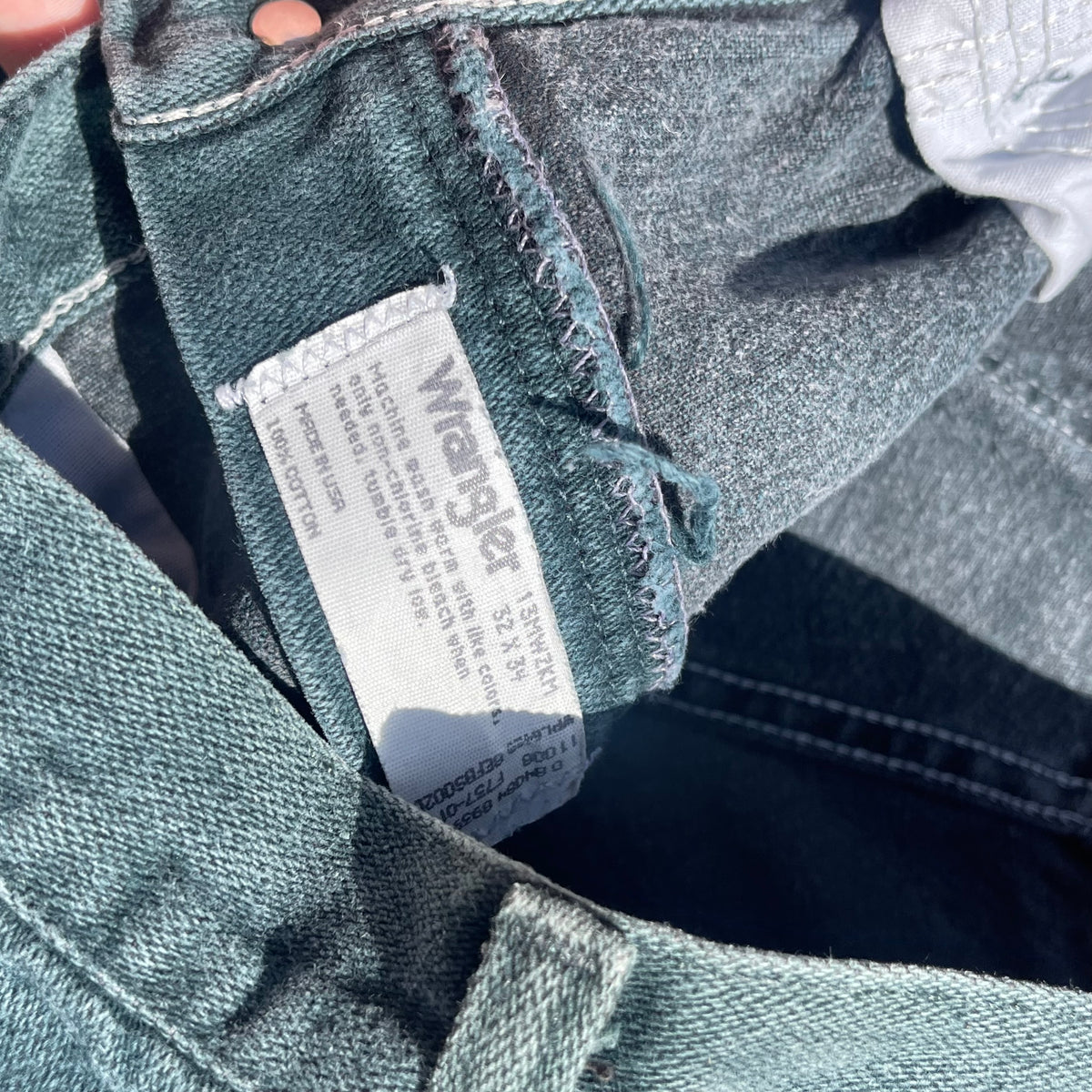 Men’s Wrangler Jeans - 32X34 (style 13MWZKM)(Made in the USA)