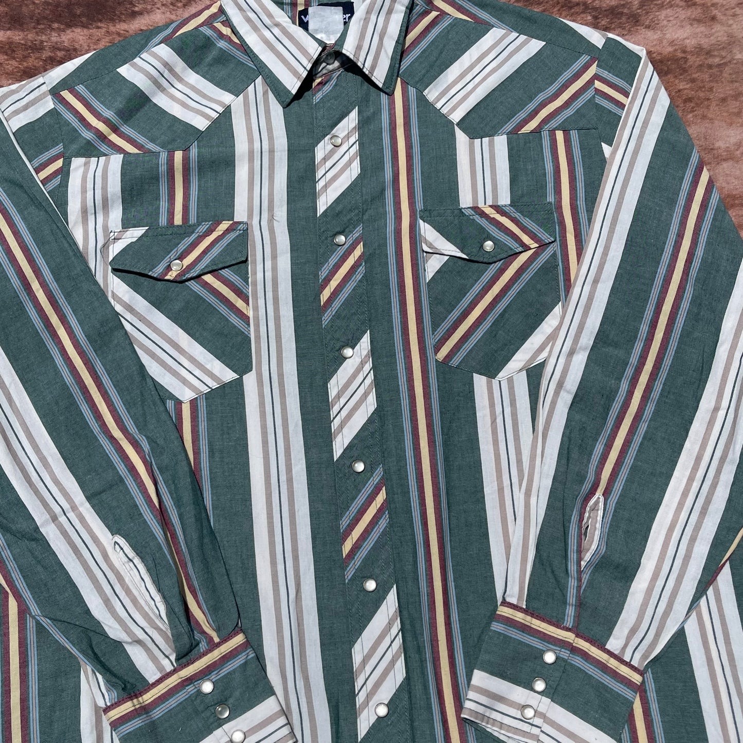 Wrangler Pearl Snap - L/XL