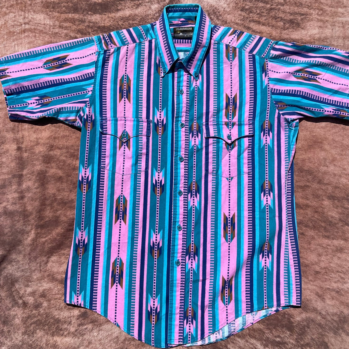 Plainsman Button Up - Medium (Short Sleeve)