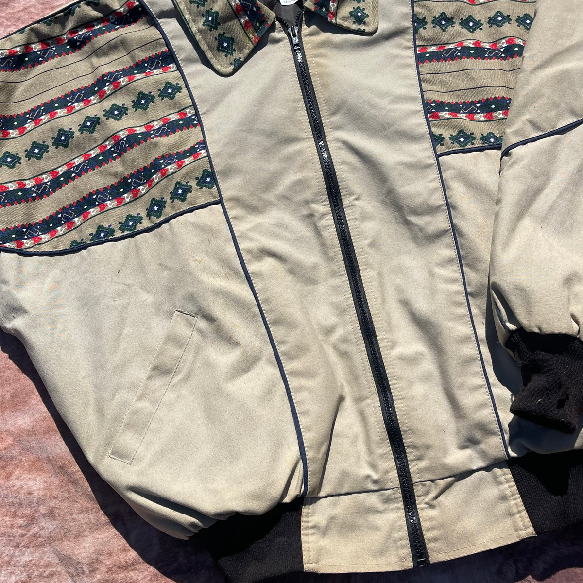Bee Wild Western Jacket - XL/XXL (Quilt Lined)