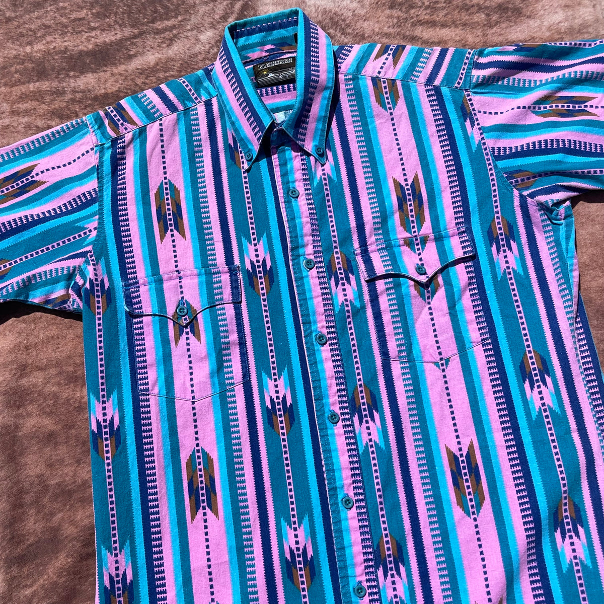 Plainsman Button Up - Medium (Short Sleeve)