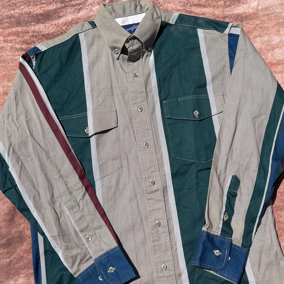 Wrangler Button Up - Medium (15 1/2-33)