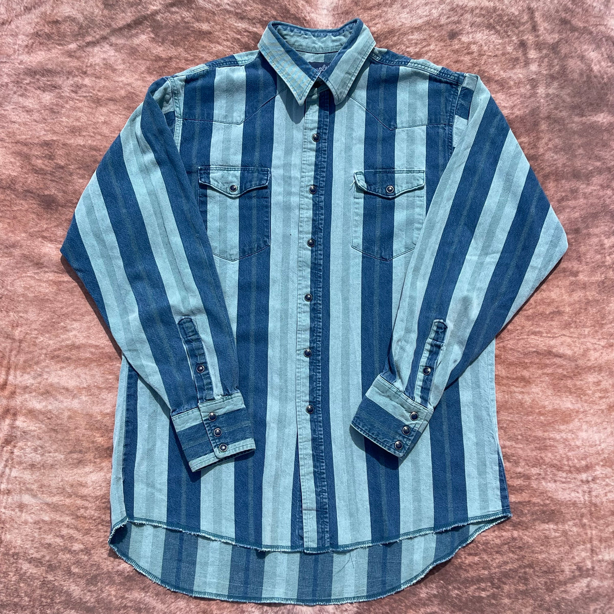 Wrangler Pearl Snap - Large (16 1/2-35)