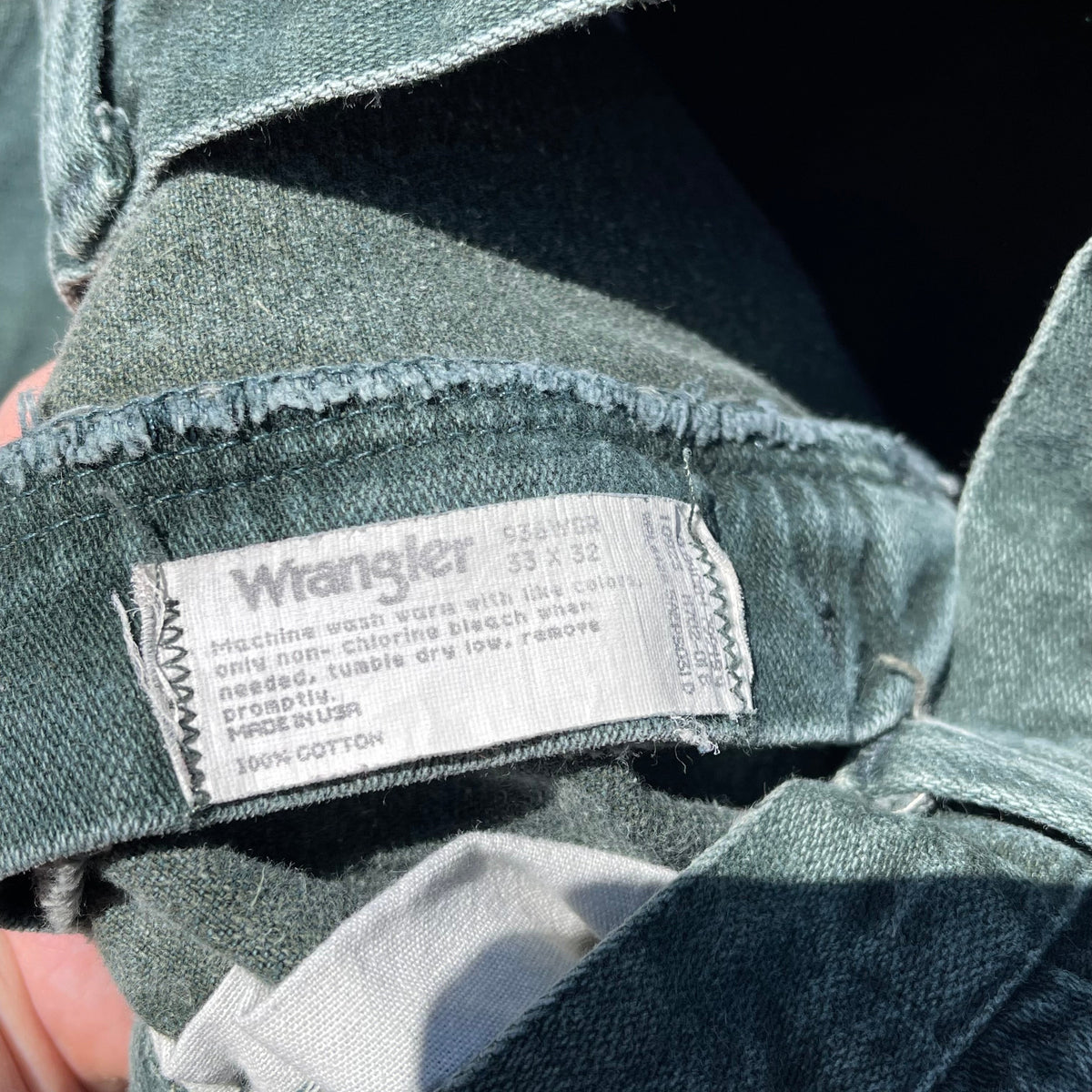 Men’s Wrangler Jeans Tag: 33X32 Measures: 30X29 (style 936WGR)(Made in the USA)