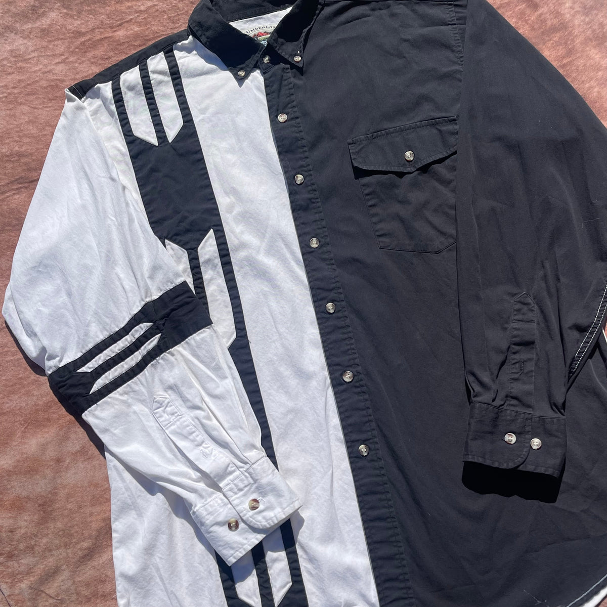 Cumberland Outfitters Button Up - Large