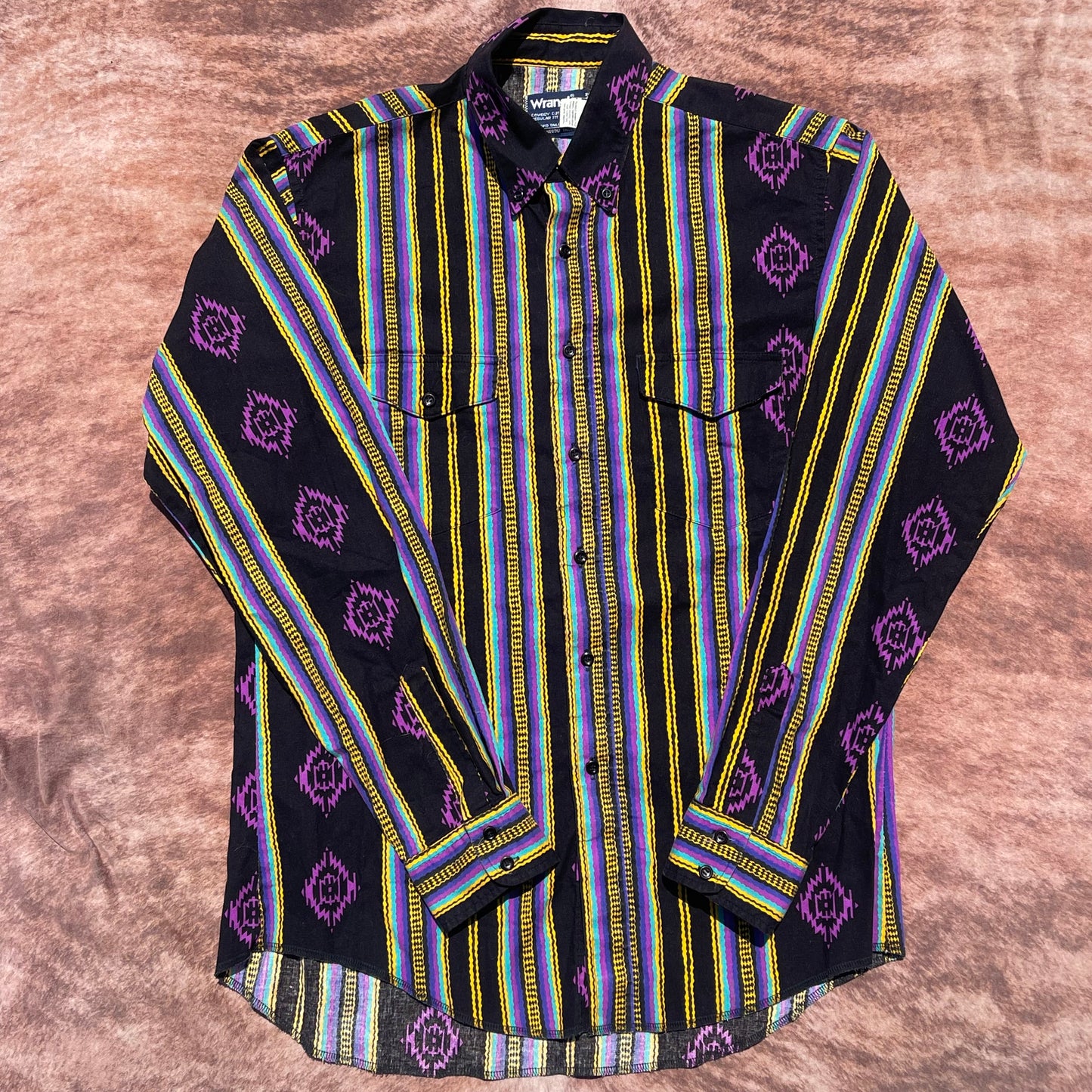 Wrangler Button Up - Large (16 1/2-36)