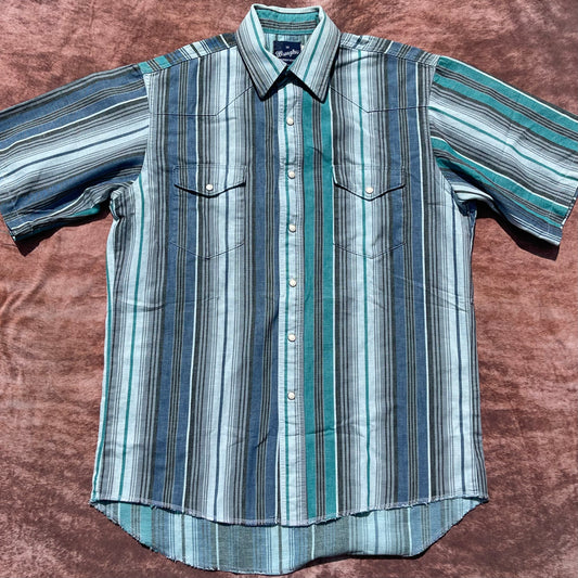 Wrangler Pearl Snap - Looser Fitting Medium (Short Sleeve)