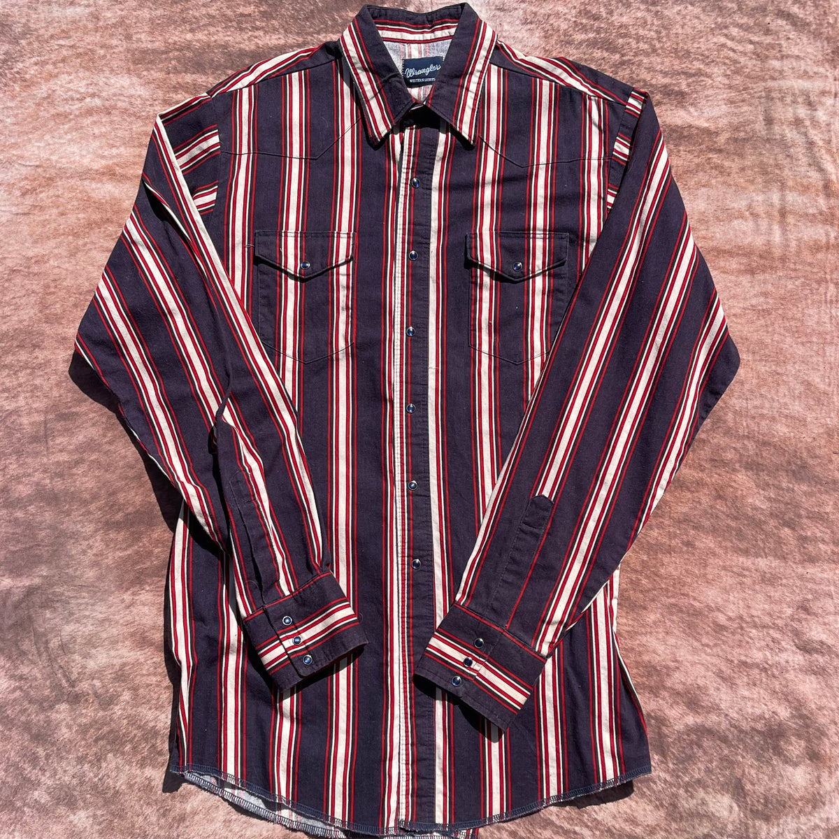 Wrangler Pearl Snap - M/L TALL