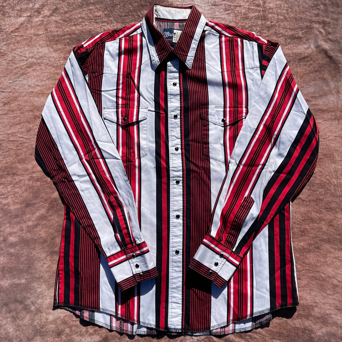 Wrangler Pearl Snap - Large