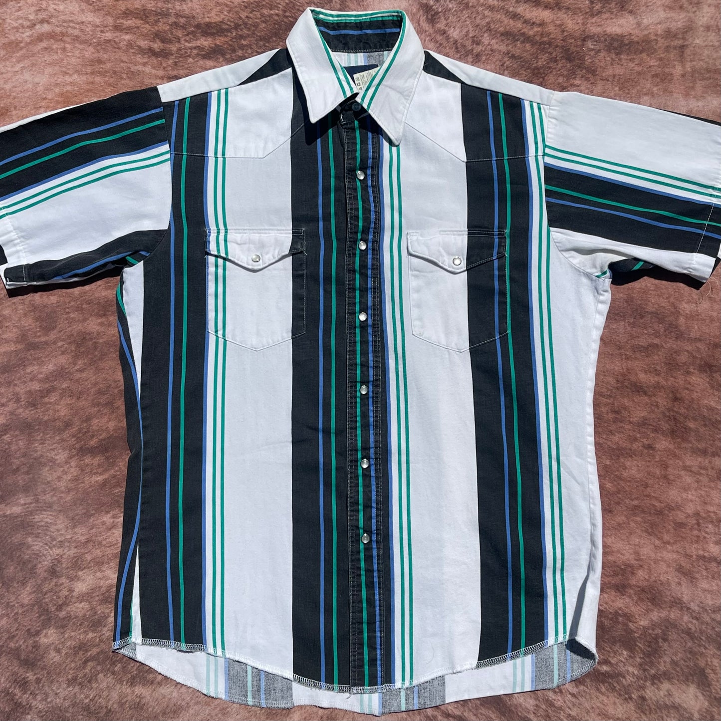 Wrangler Pearl Snap - Medium (Short Sleeve)