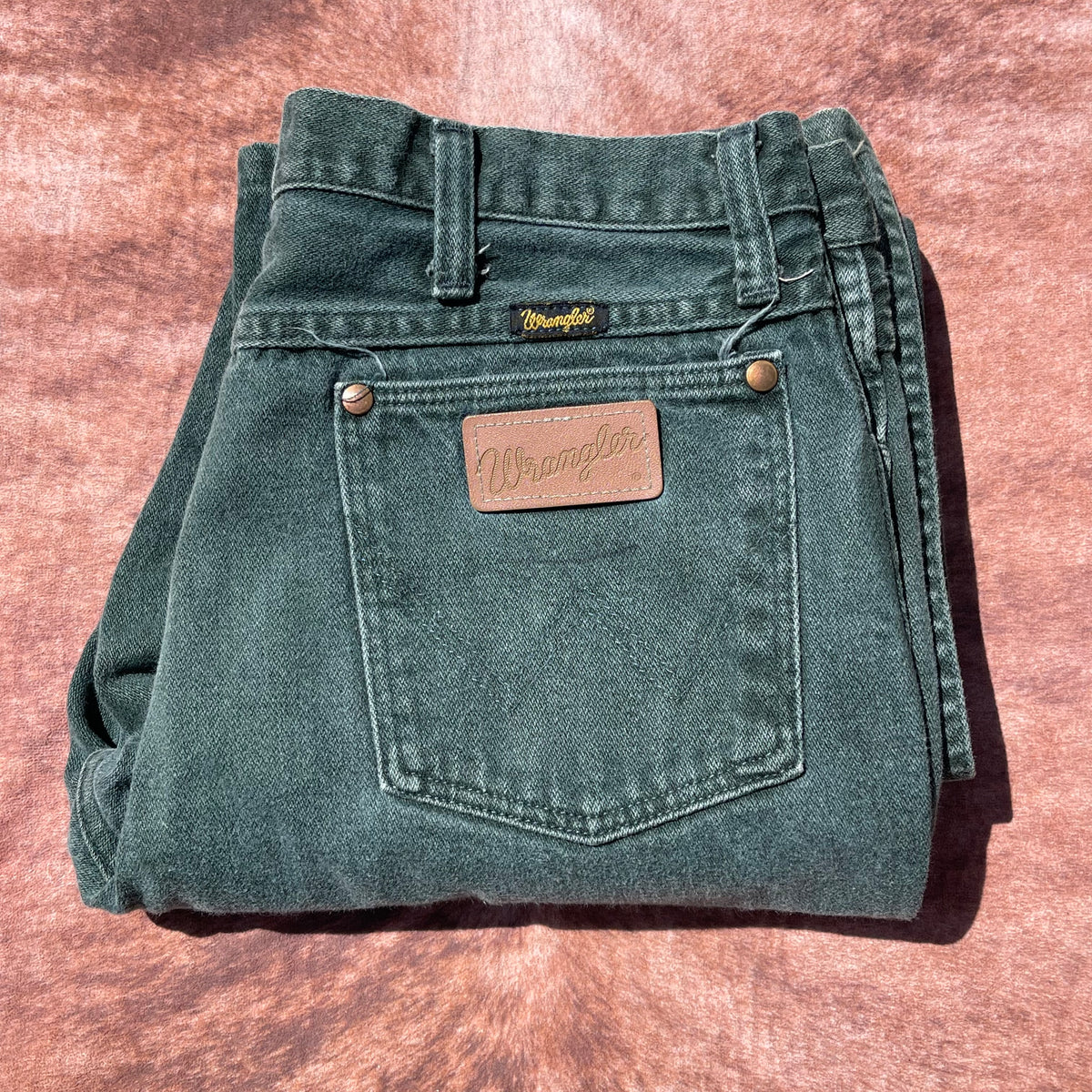 Men’s Wrangler Jeans Tag: 33X32 Measures: 30X29 (style 936WGR)(Made in the USA)