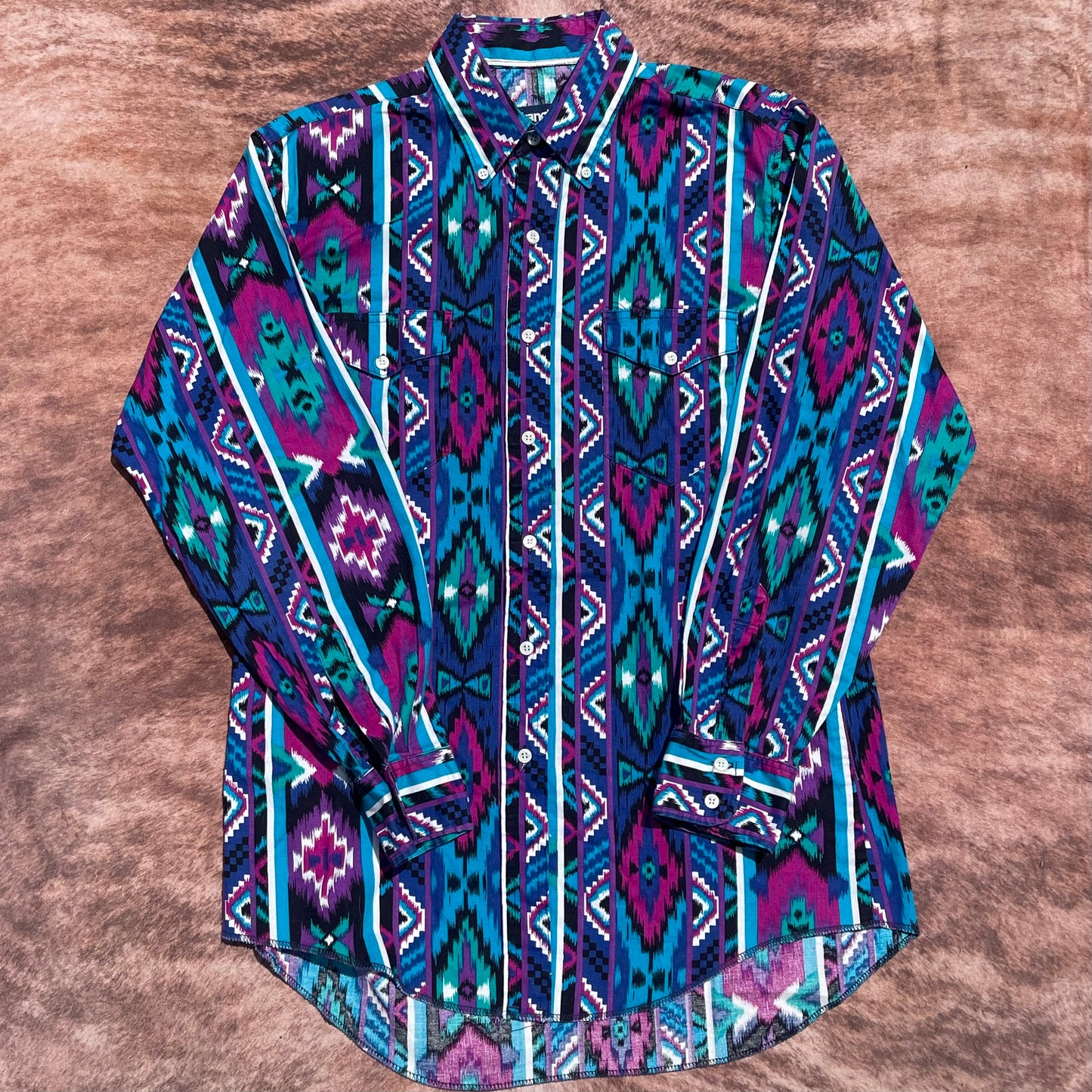 Wrangler Button Up - Medium (16-33)
