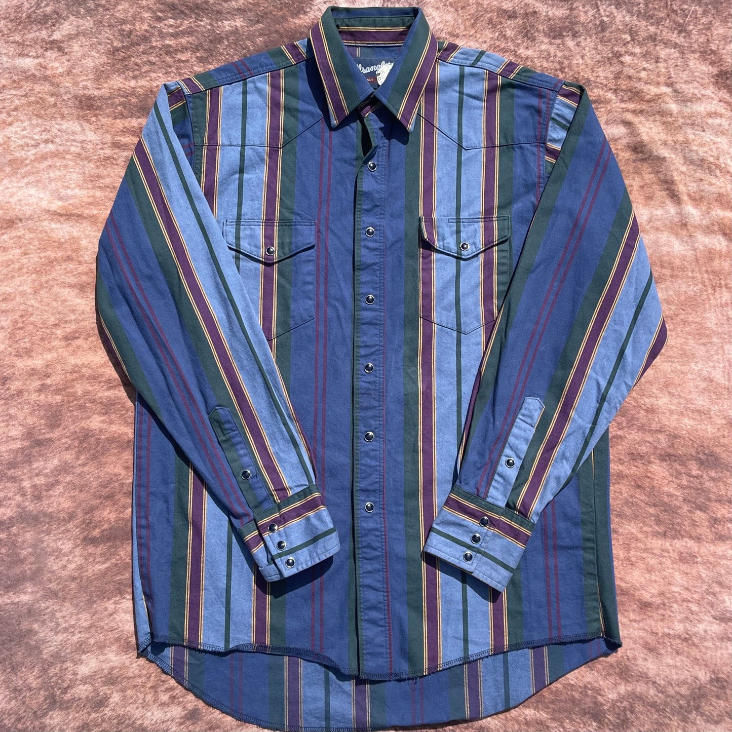 Wrangler Pearl Snap - M/L (16-35)