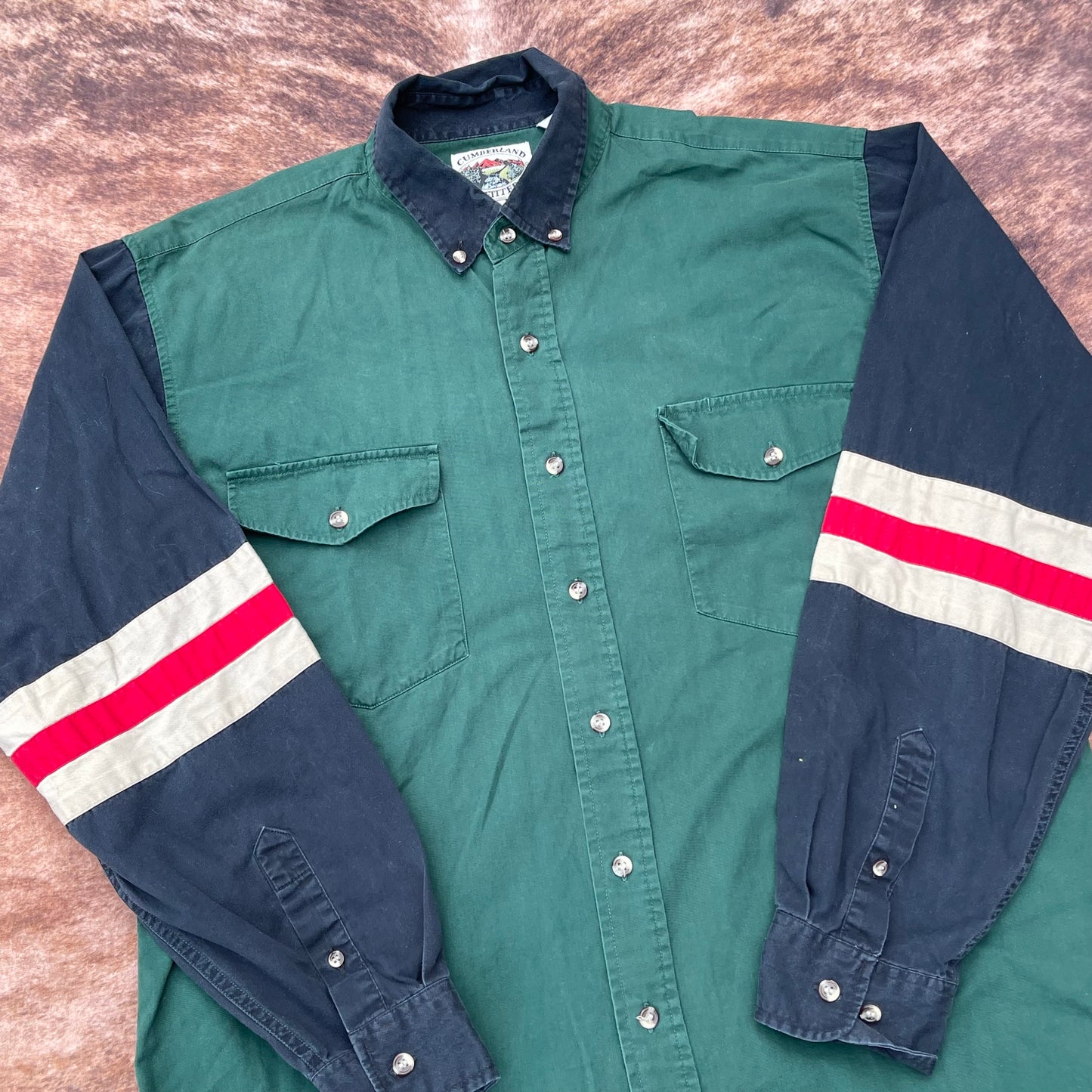 Cumberland Outfitters Button Up - Large
